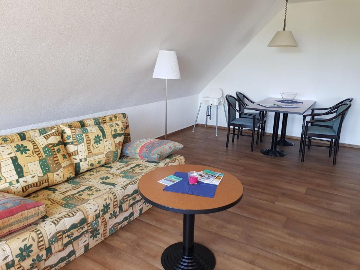 Fewo 18 Im Strandhaus Lobbe Mit Balkon المظهر الخارجي الصورة