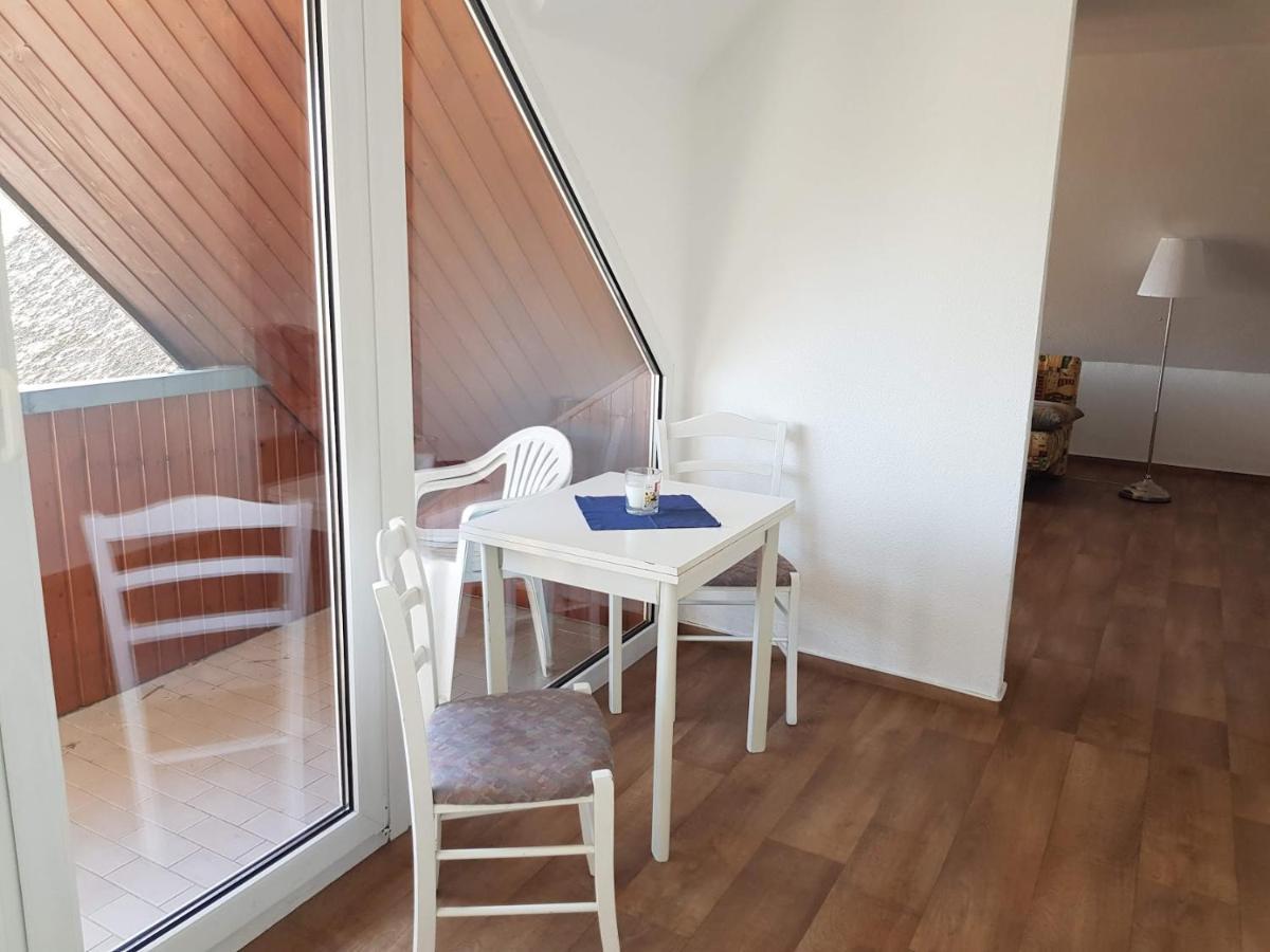 Fewo 18 Im Strandhaus Lobbe Mit Balkon المظهر الخارجي الصورة